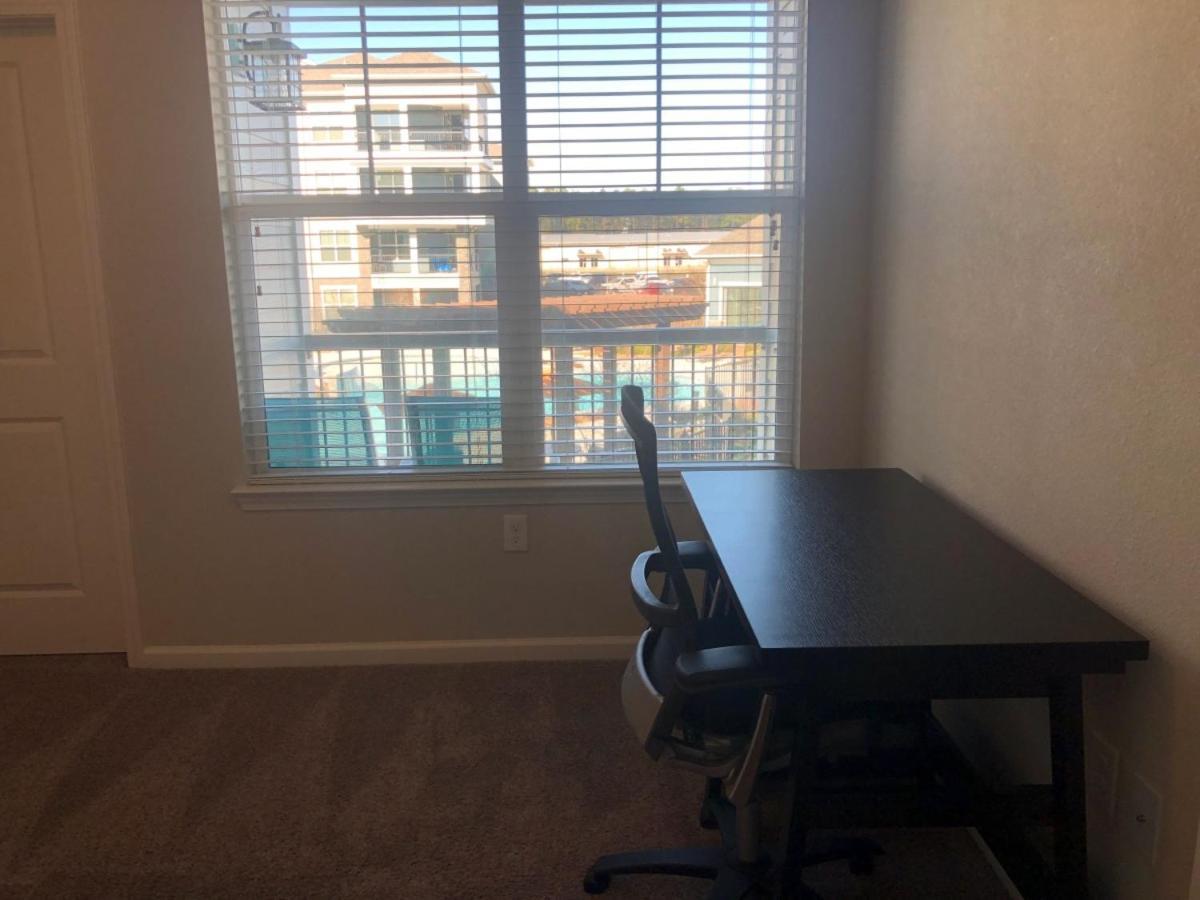 Spacious Furnished Resort Style Apartments Tomball Room photo